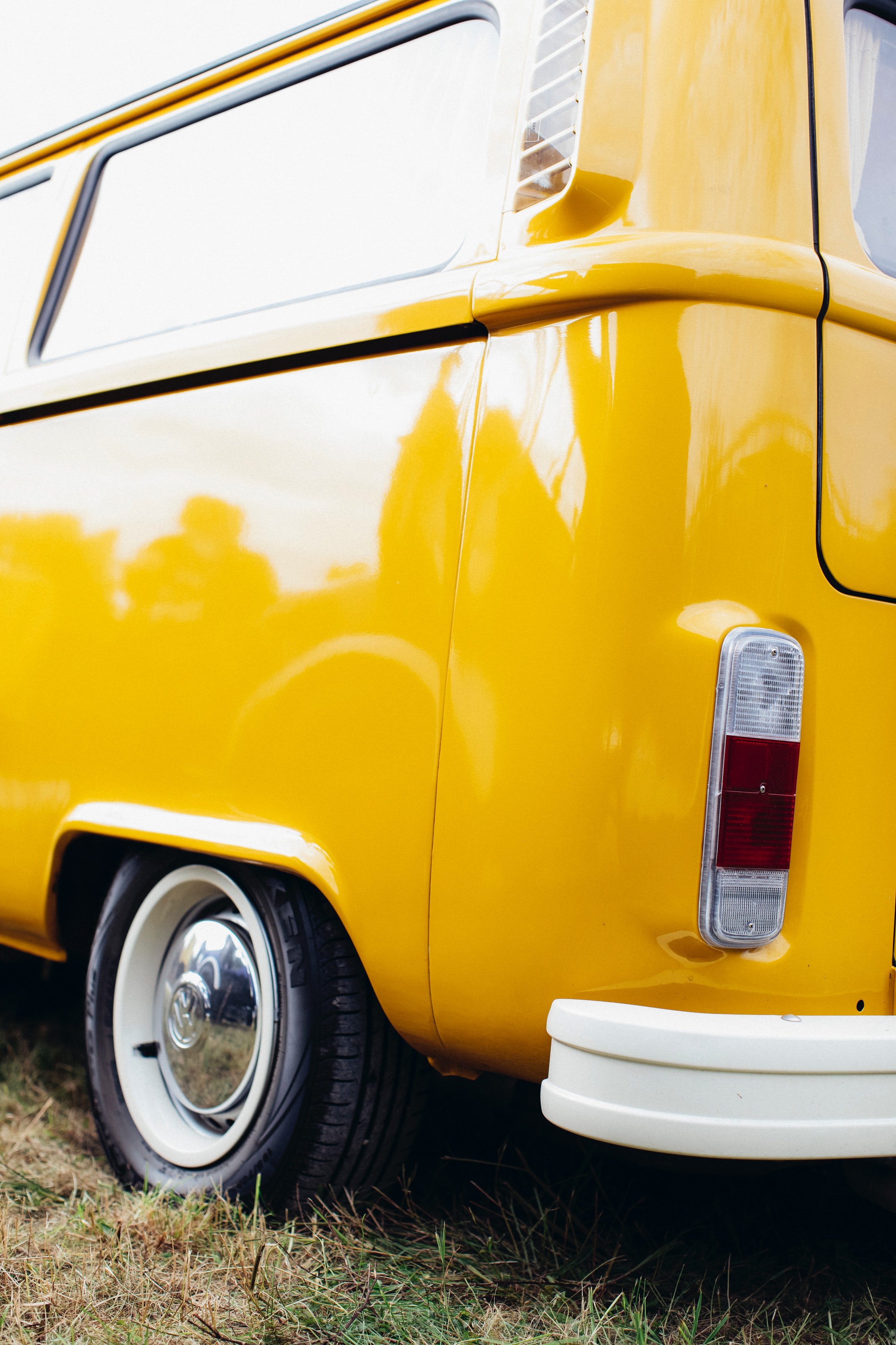 VW Bulli gelb